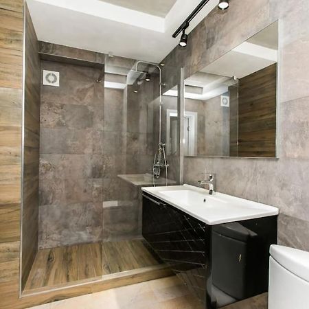 Lev Tolstoi Studio Appartamento Chişinău Esterno foto