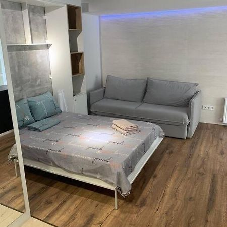 Lev Tolstoi Studio Appartamento Chişinău Esterno foto